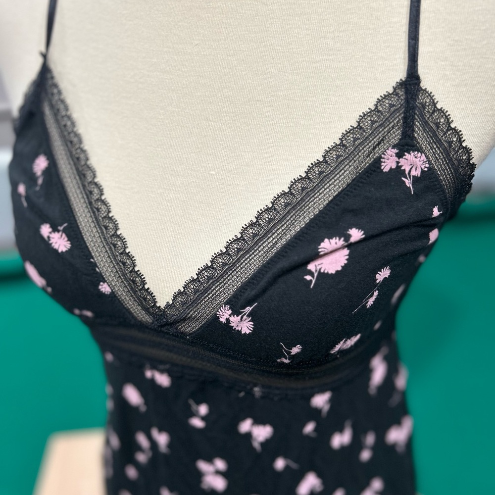 Black & pink lingerie set